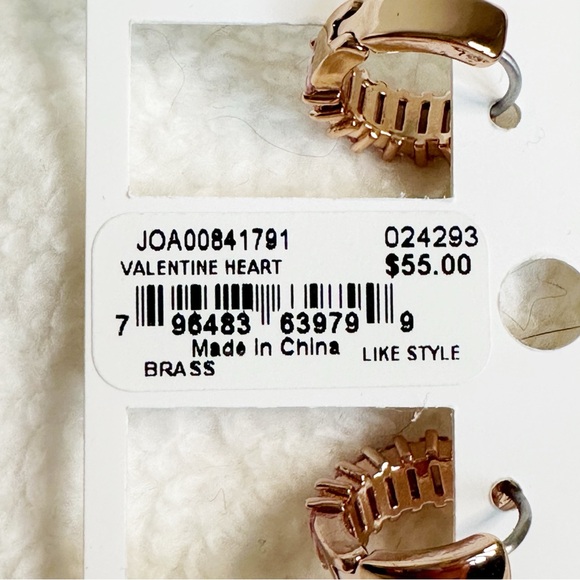 Fossil Gold Brass Tone Valentine Pink Cubic Zirconia Huggie Hoop Earrings, NWT - Picture 10 of 15